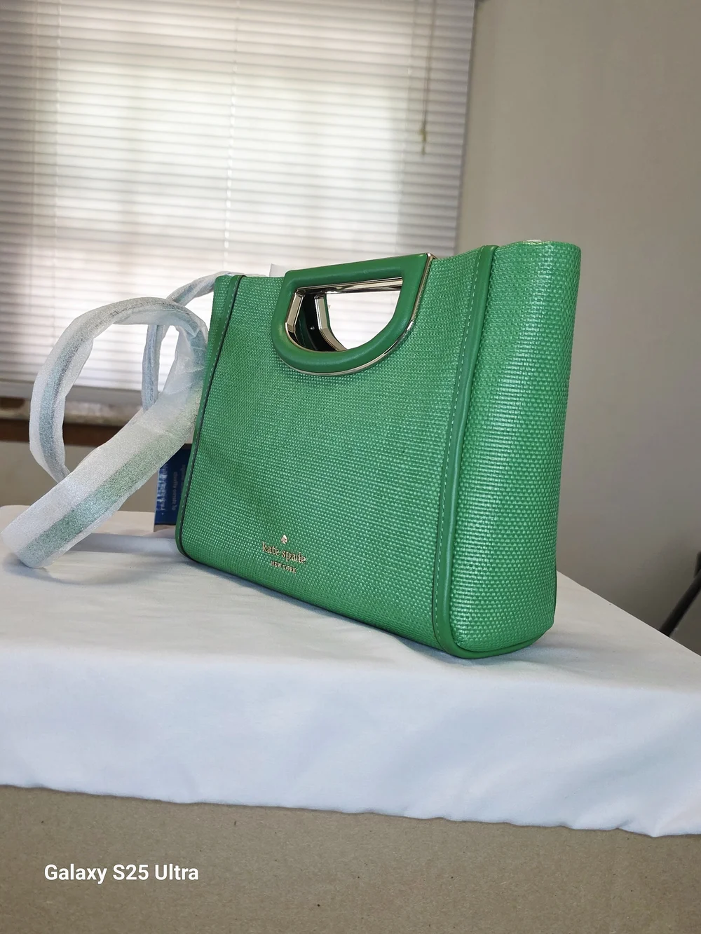 Kate Spade Alexia Straw Crossbody Clutch In Green Bean